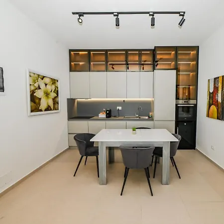 Daire Cost Luxury 239 Palasë