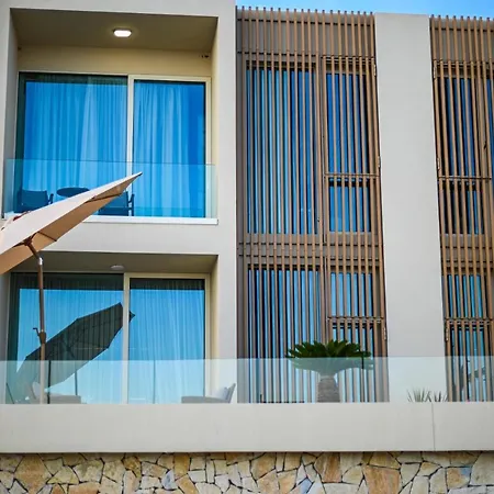 Cost Luxury 239 * Palasë