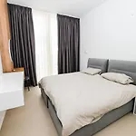Cost Luxury 239 * Palasë